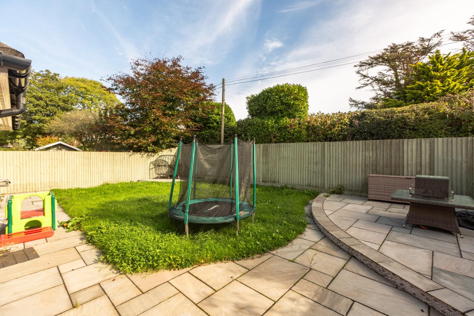 White Knight Gardens, Bishopston, Swansea, SA3 3DR